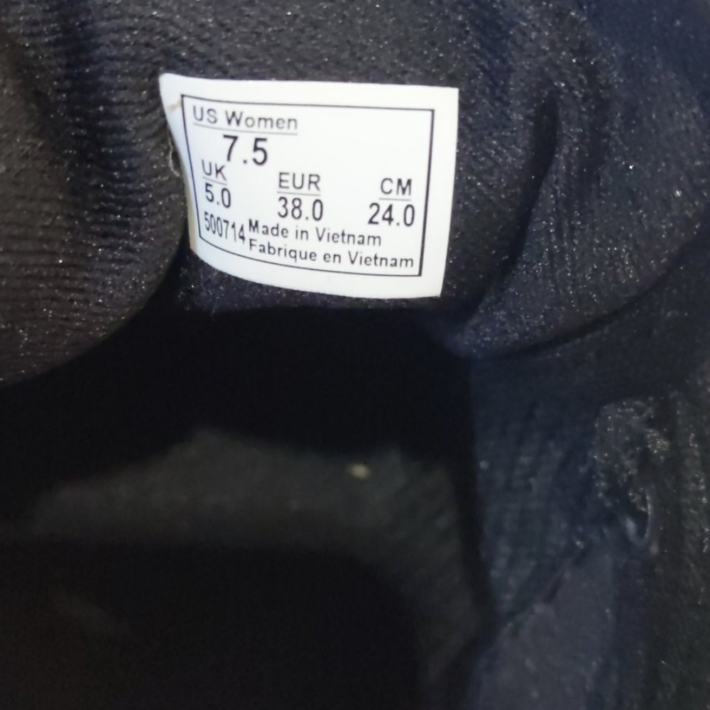 Vans - Picture 4 of 4